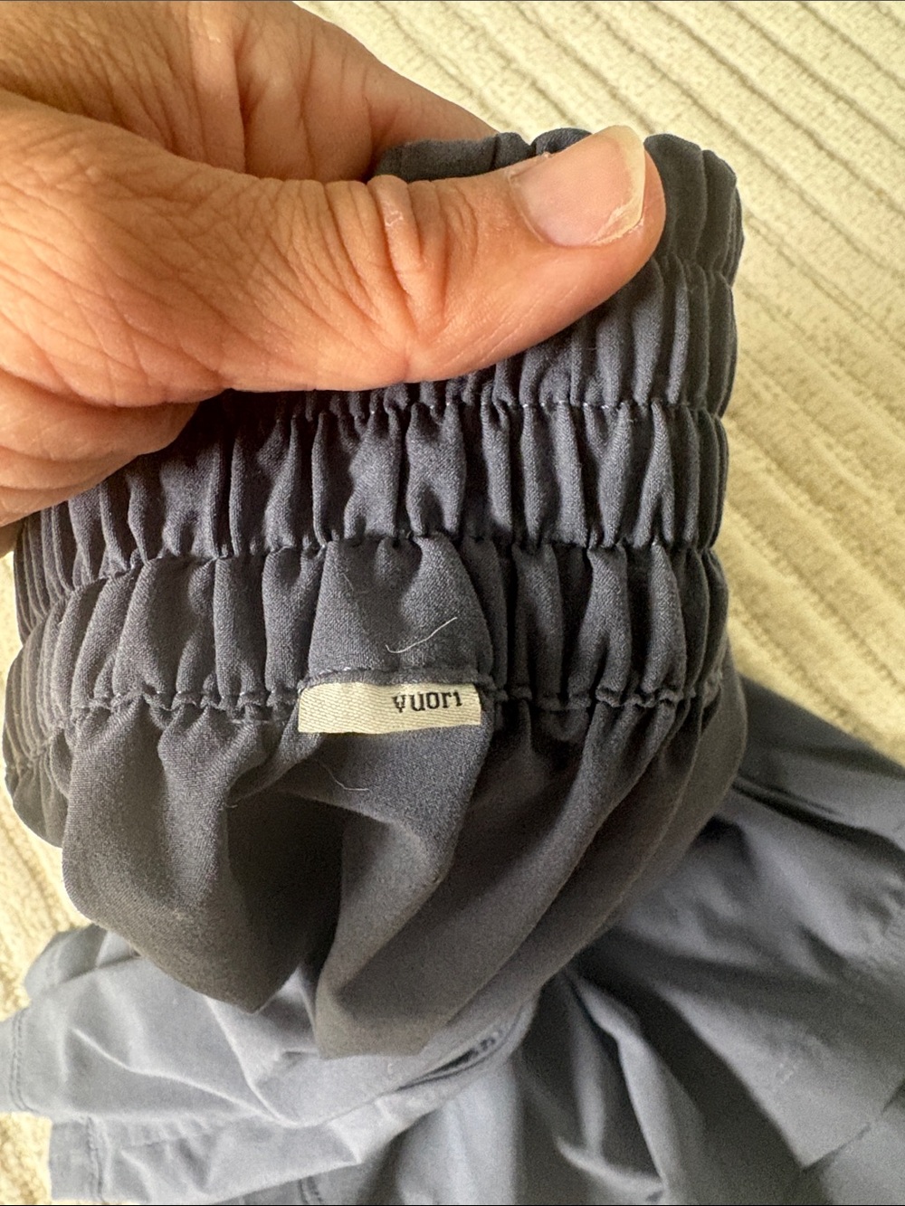 Grey Vuori shorts size XS - Picture 2 of 4